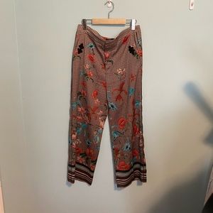ZARA Printed Capri pants